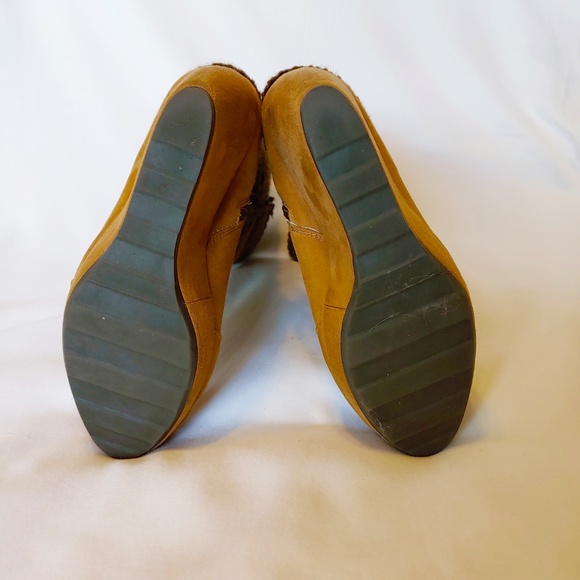 Brown and Tan Suede Winter Boots with Wedge Heel - Picture 4 of 6